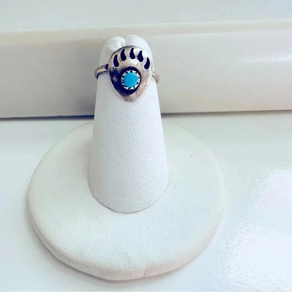 Sterling Silver Vintage Native Bear Claw Turquoise Ring - Picture 1 of 5